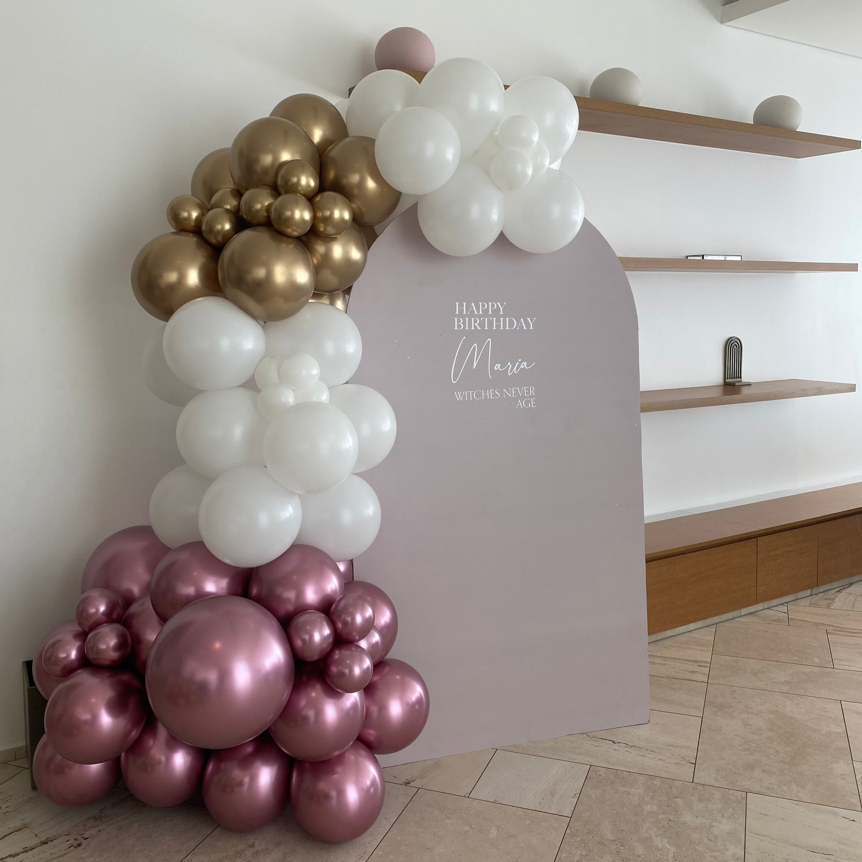 Arch Wall with Luxury Garland