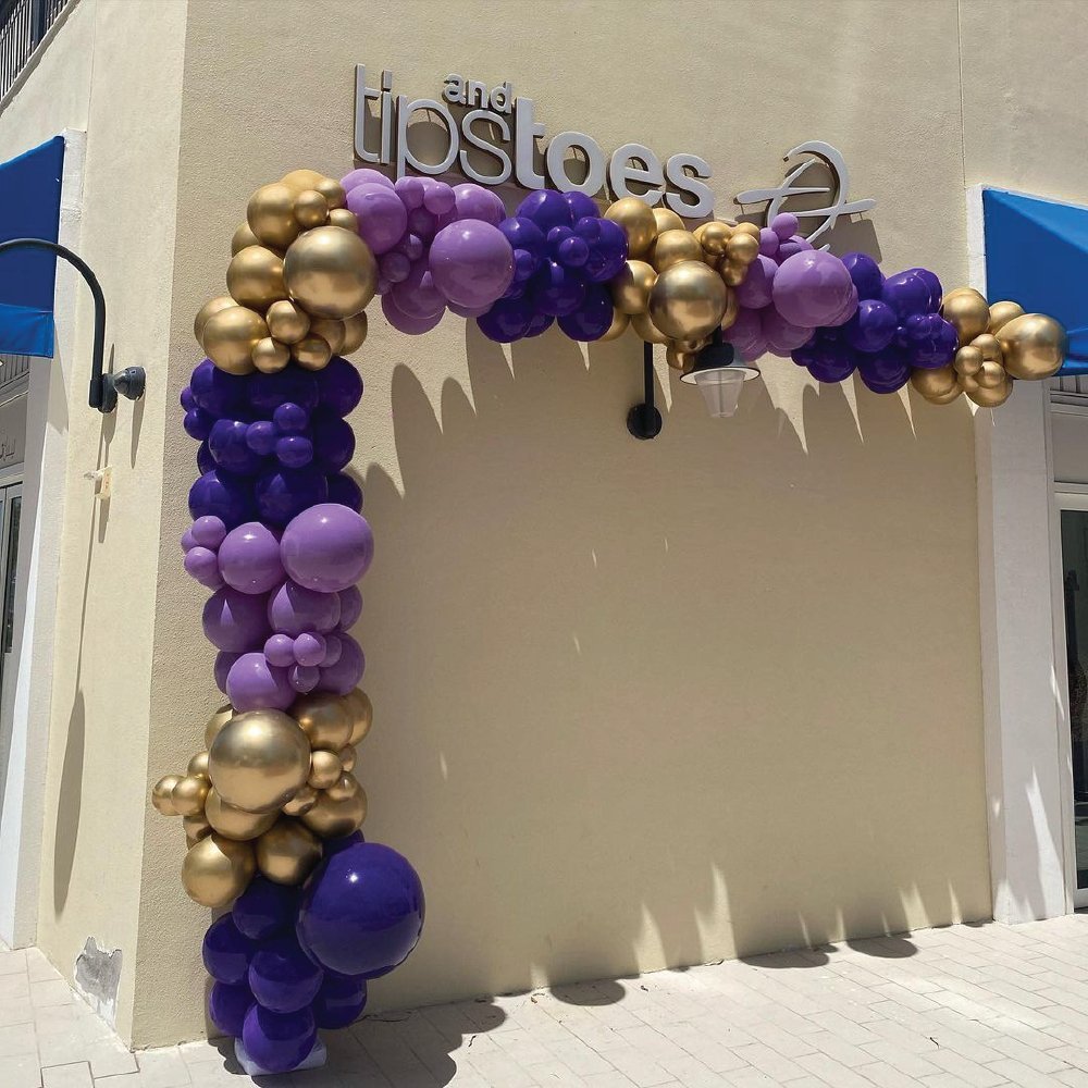 Exterior Garland - The Pop Shop Dubai / Luxury Balloon Decor