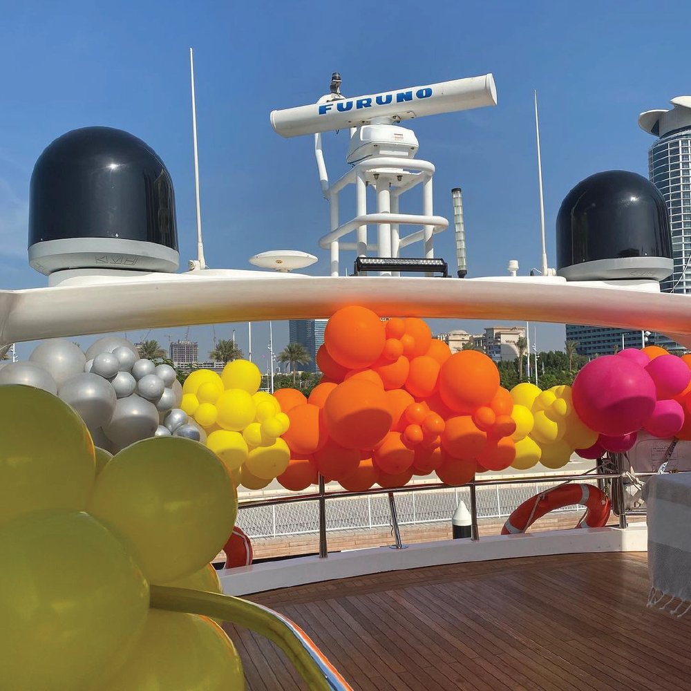 Luxury Yacht Garland (Back) - The Pop Shop Dubai / Luxury Balloon Decor