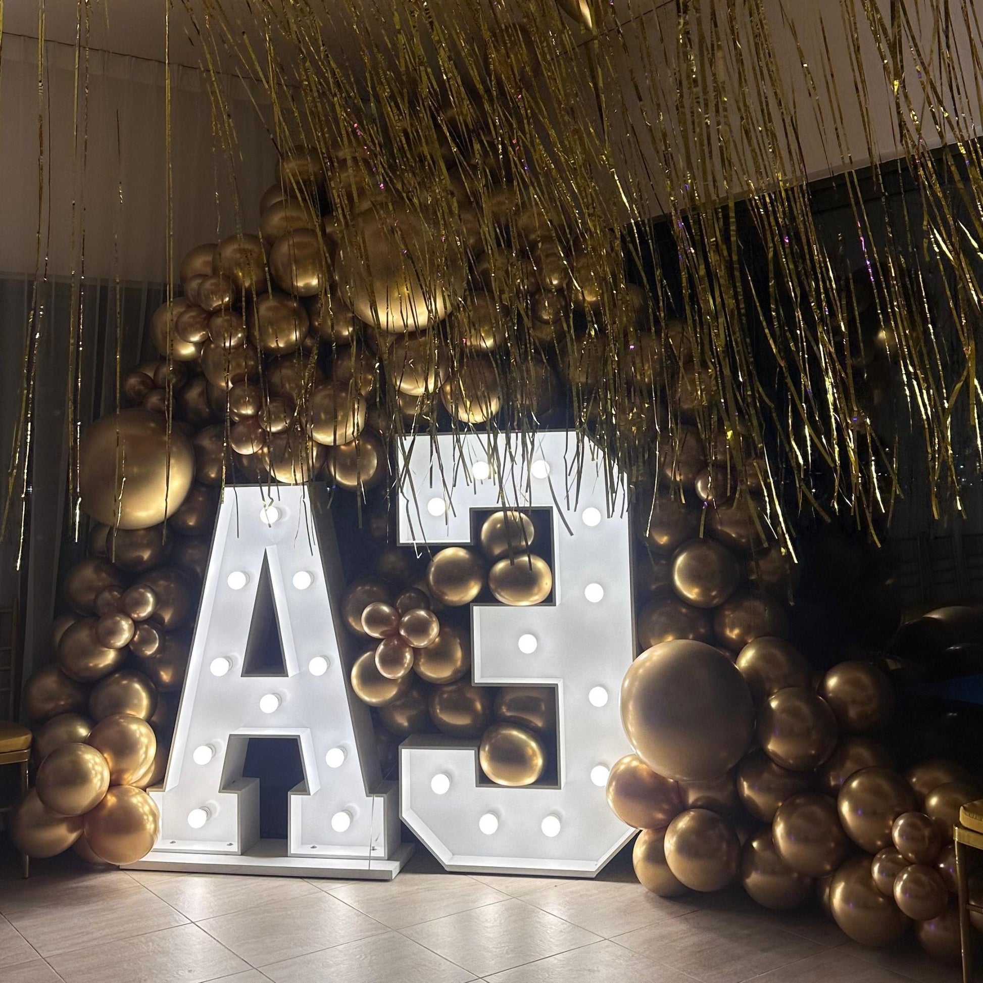 Marquee Numbers and Garland - The Pop Shop Dubai / Luxury Balloon Decor