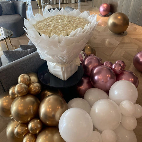 Rose Bouquet - The Pop Shop Dubai / Luxury Balloon Decor