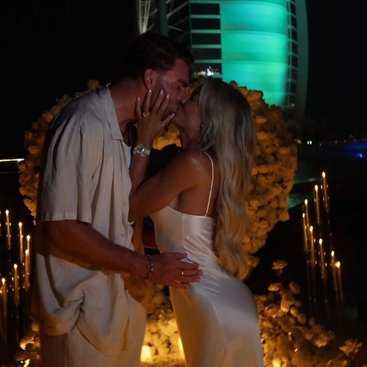 The Dubai Proposal Package - The Pop Shop Dubai / Luxury Balloon Decor
