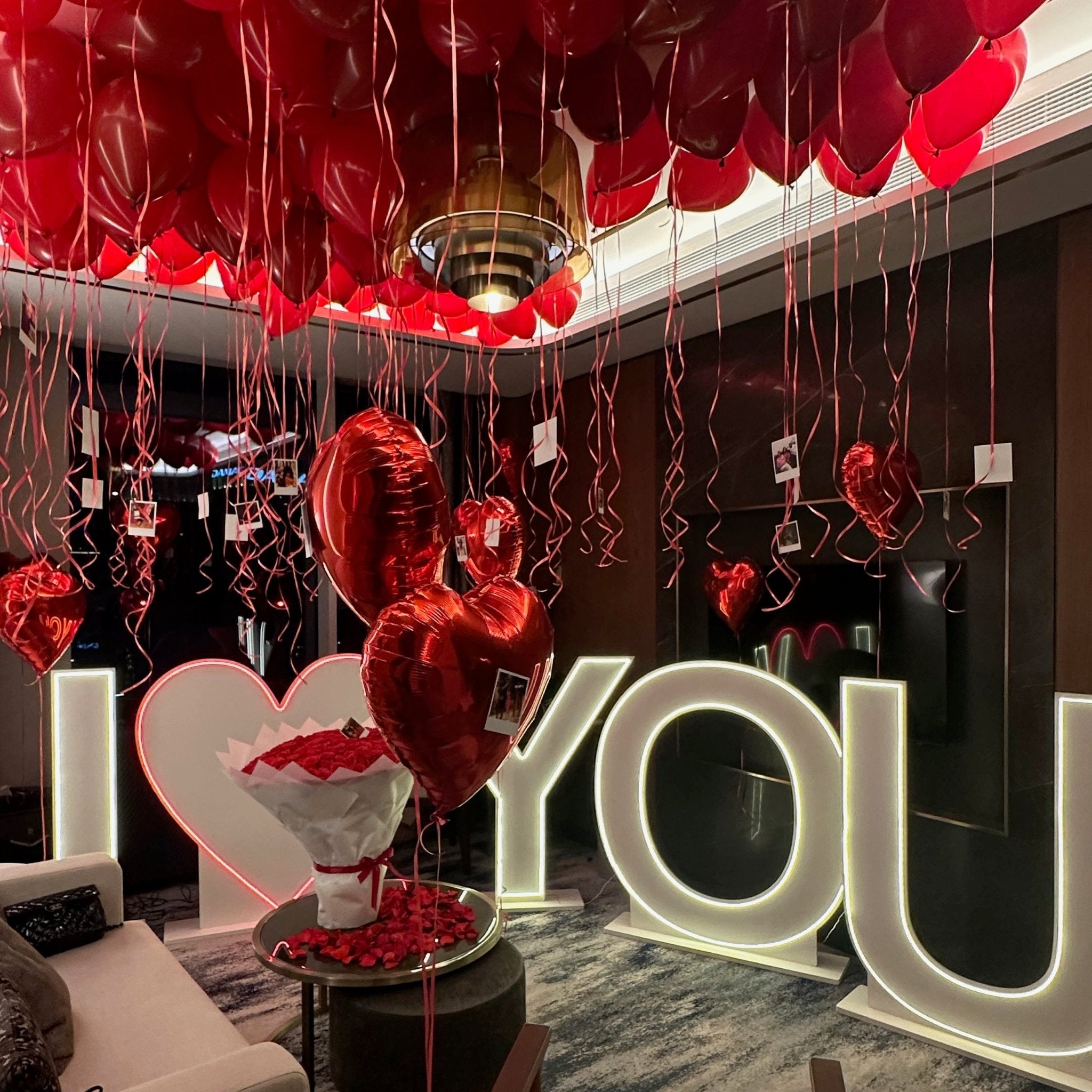 The Signature Romantic Room Package - The Pop Shop Dubai / Luxury Balloon Decor
