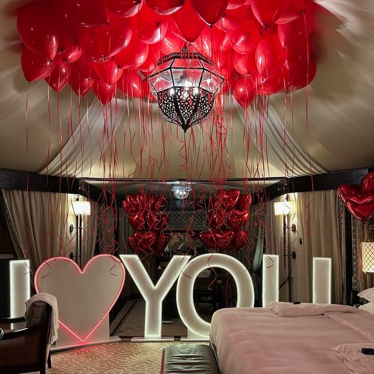 The Signature Romantic Room Package - The Pop Shop Dubai / Luxury Balloon Decor